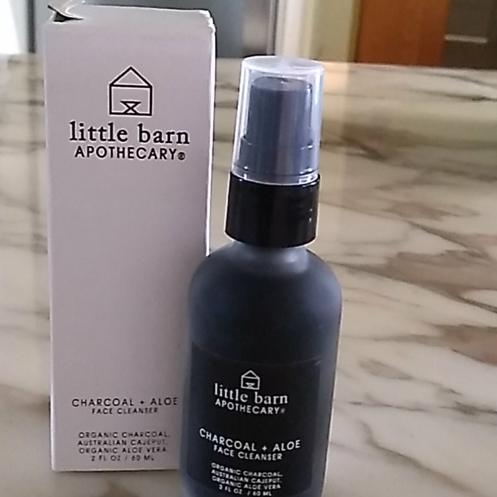 Charcoal and aloe facial cleanser